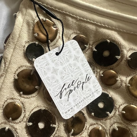 COPY - FREE PEOPLE CECILY BAG in white with leather fringes and antique coins - Picture 2 of 9